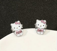 Orecchini borchiati Hello